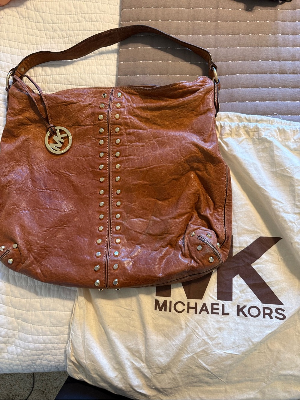 Michael Kors Uptown Astor Large Shoulder Tote in tan leather